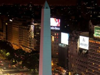 Imagem da notícia Buenos Aires: Elevador agora leva o público ao topo do Obelisco